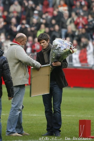 Huntelaar reçoit ses cadeaux d'adieu