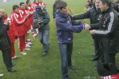 L'équipe rend hommage à Huntelaar